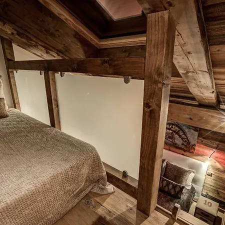 Stunning Luxury Chalet In With Incredible Views Of The Mont Blanc